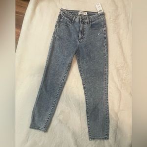 Abercrombie Curve Love Super Skinny Ankle High Rise